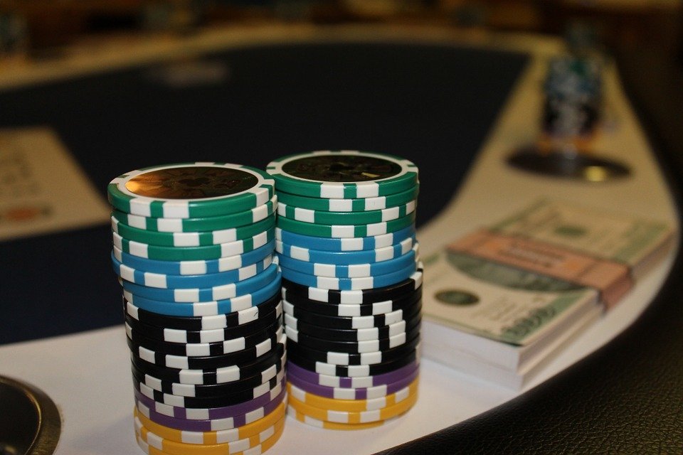 Metal 10 has casino table chip stands and locked lids for review. - Bridge  Is Cool